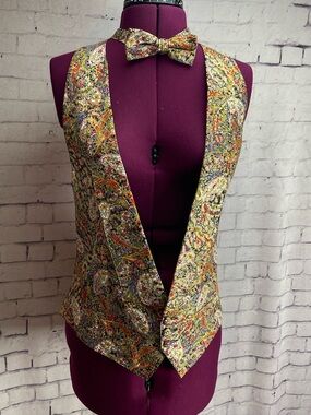 Lord West accessories size medium vest and bow tie paisley print